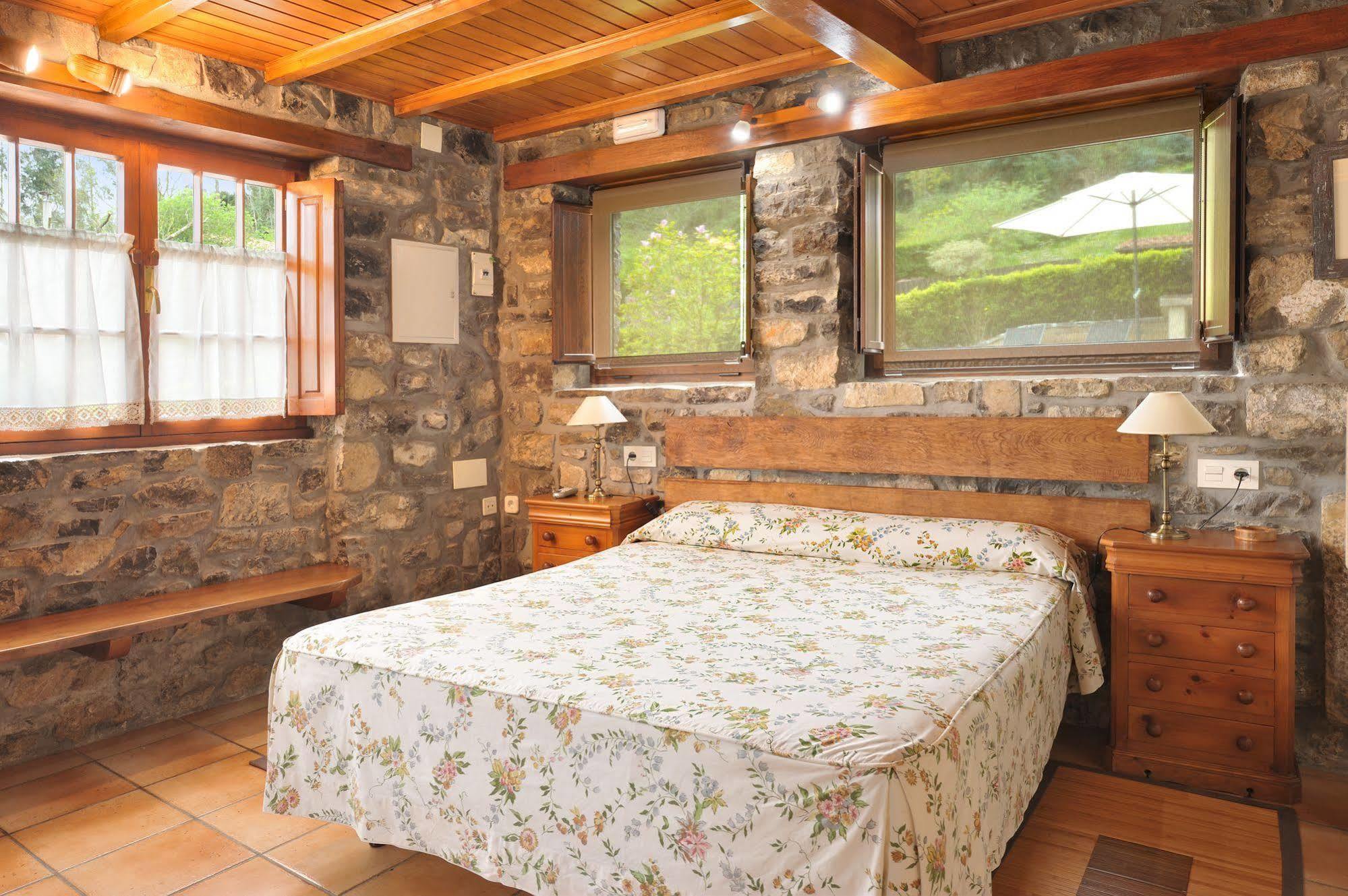 Casas Rurales El Llugaron Miravalles Esterno foto
