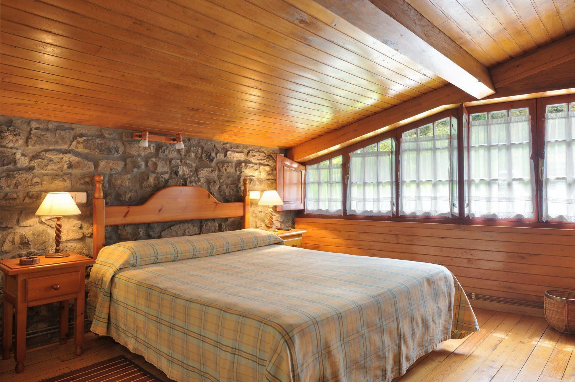 Casas Rurales El Llugaron Miravalles Esterno foto