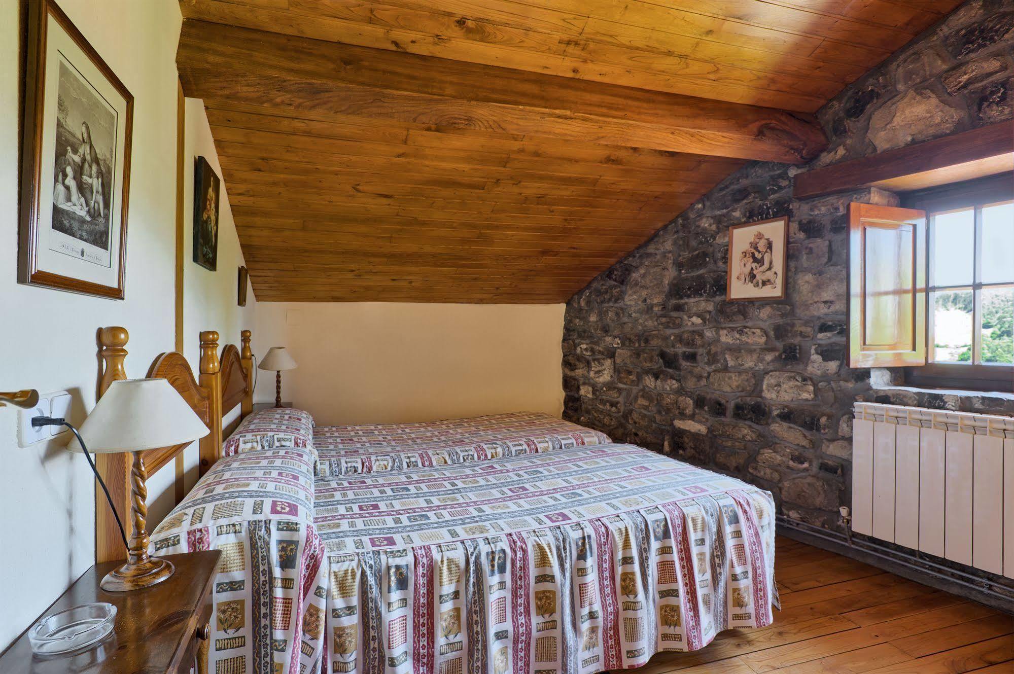 Casas Rurales El Llugaron Miravalles Esterno foto