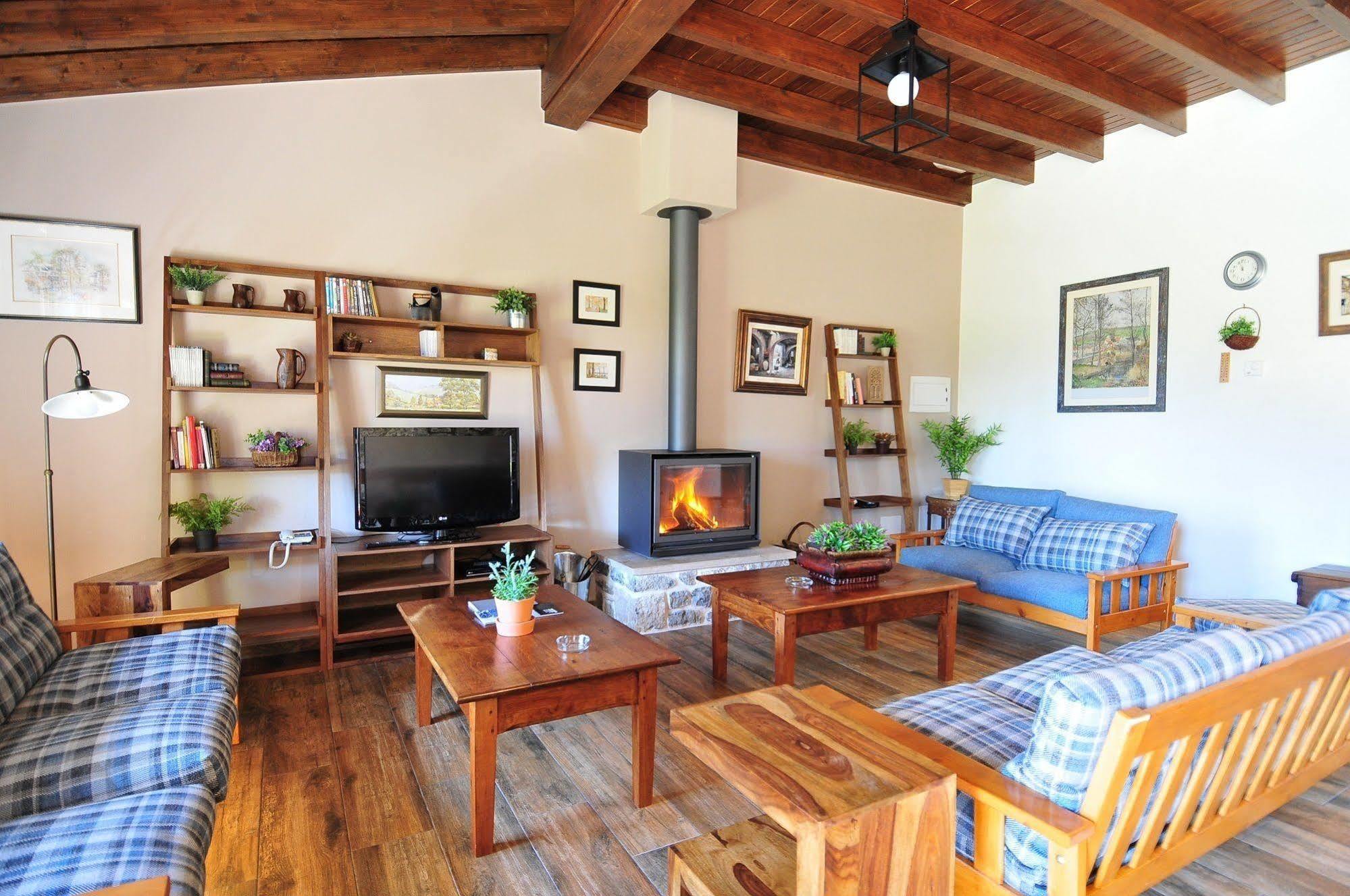 Casas Rurales El Llugaron Miravalles Esterno foto